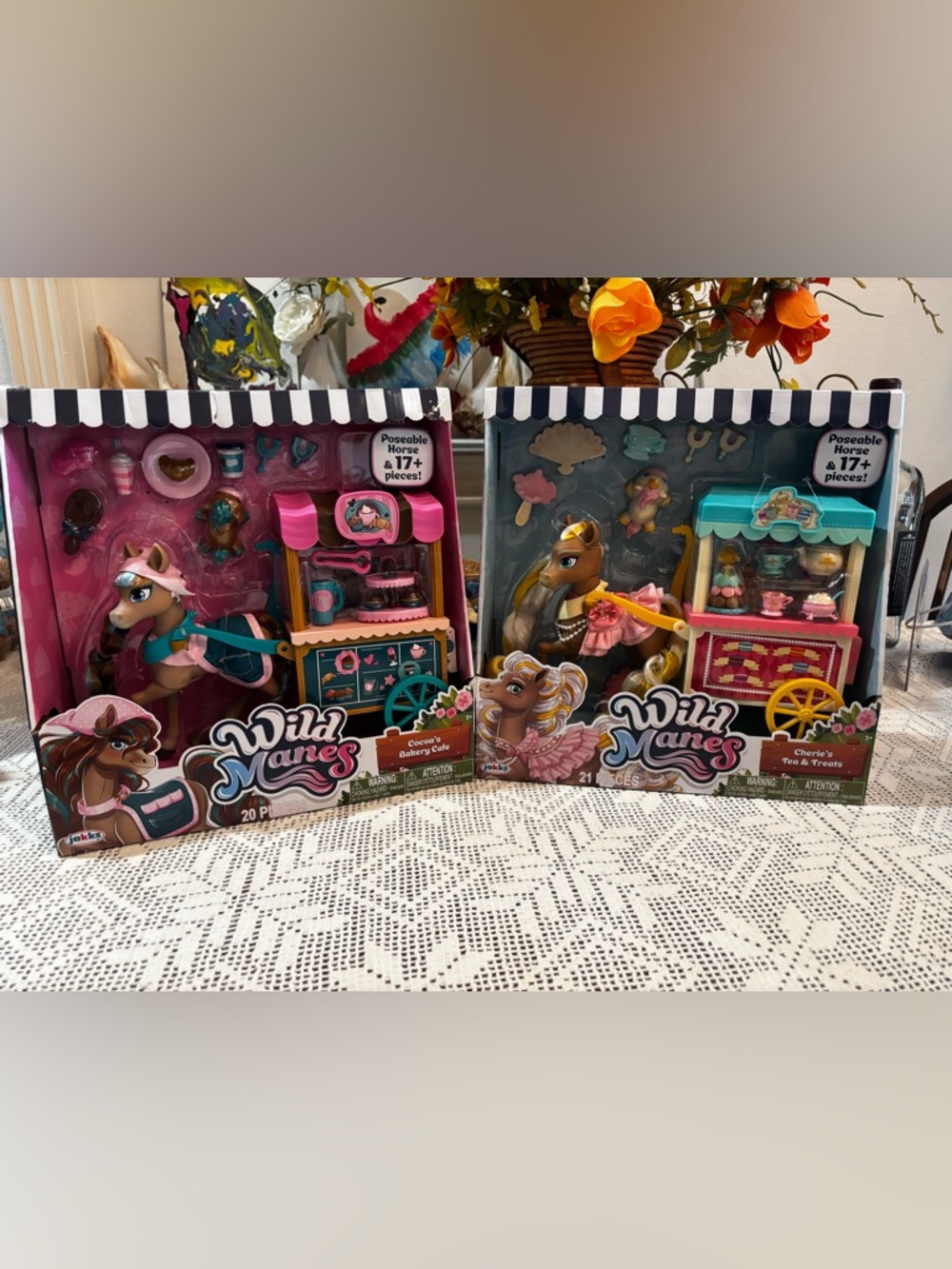 (WT 2026) Cocoa's Bakery & Cherie's Treats Playset Duo - Brown & Pink Horses